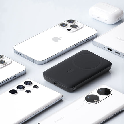 Aukey MagLinnk 6700mAh Magnetic Wireless Charging Power Bank (PB-MS01)
