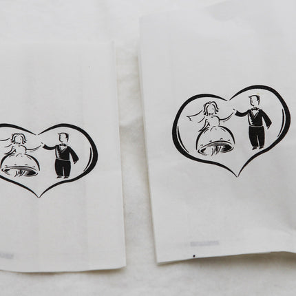 50 Pack Wedding Cake Bags Greaseproof Wax Paper Slice Take Home Favour Bride Groom in Heart