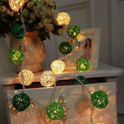 1 Set of Green n White 5cm Rattan Cane 50 Ball Battery Powered LONG 5m String Lights Christmas Gift Home Wedding Party Bedroom Decoration Table Centrepiece