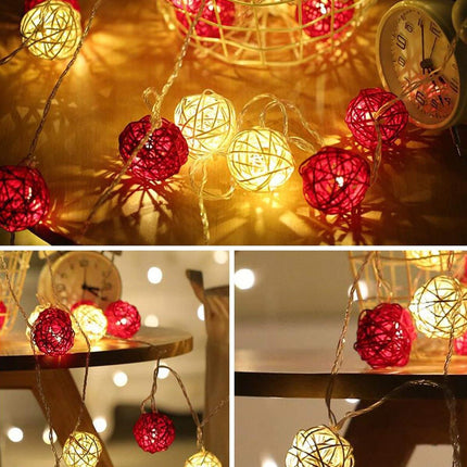 1 Set of Red and White 5cm Rattan Cane 50 Ball Battery Powered LONG 5m String Lights Christmas Gift Home Wedding Party Bedroom Decoration Table Centrepiece