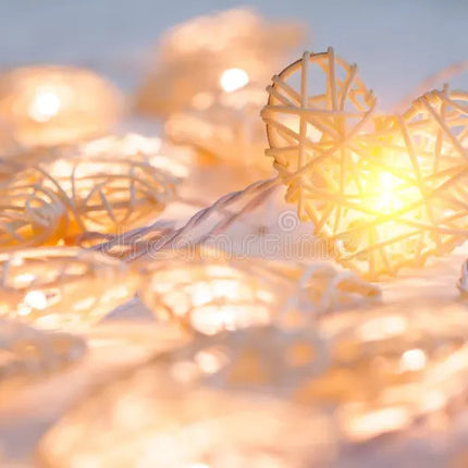 50 White 3D Hollowed Rattan Heart-Shaped 5M LONG String Fairy Lights, Battery (AA) Indoor & Outdoor Decorations Wedding Valentines Romantic Room Table Lighting