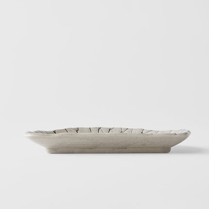 Plate D Shaped 21cm Grey Net Design