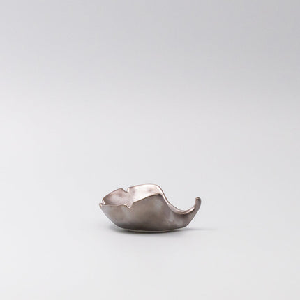 Gingko Leaf Sauce Dish 30ml Metallic Lustre Glaze