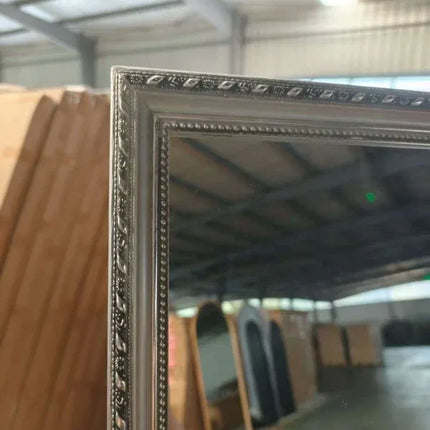 Raffy Mirror